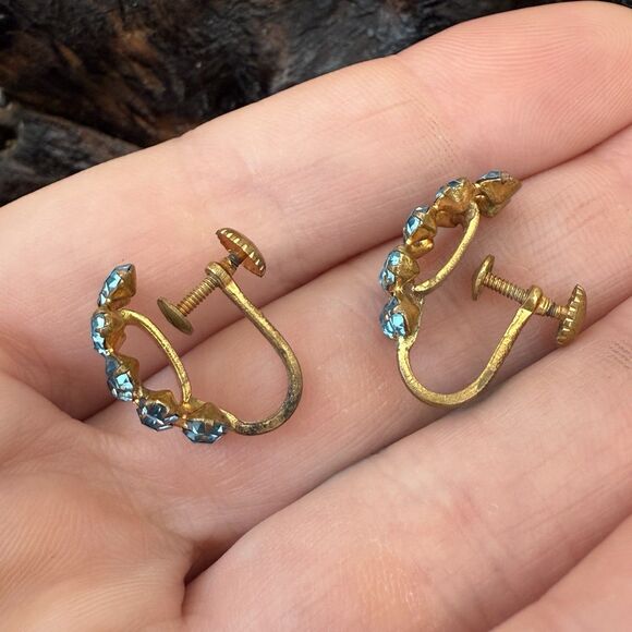 Vintage Austrian Crystal Screw Back Earrings Aqua Blue Round Prong Gold Tone - Picture 4 of 6